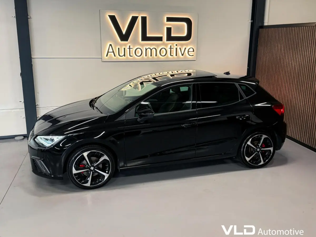 1.0 TSI FR LED PANO BEATS CAM CARPLAY ALCANTARA