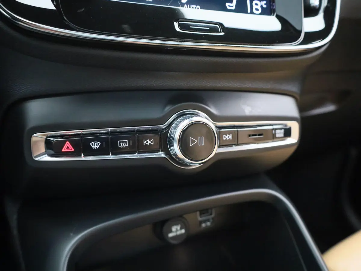 T4 PHEV Inscription Aut. | PANORAMADAK | LEER | CAMERA | TREKHAAK | STOELVERWARMING