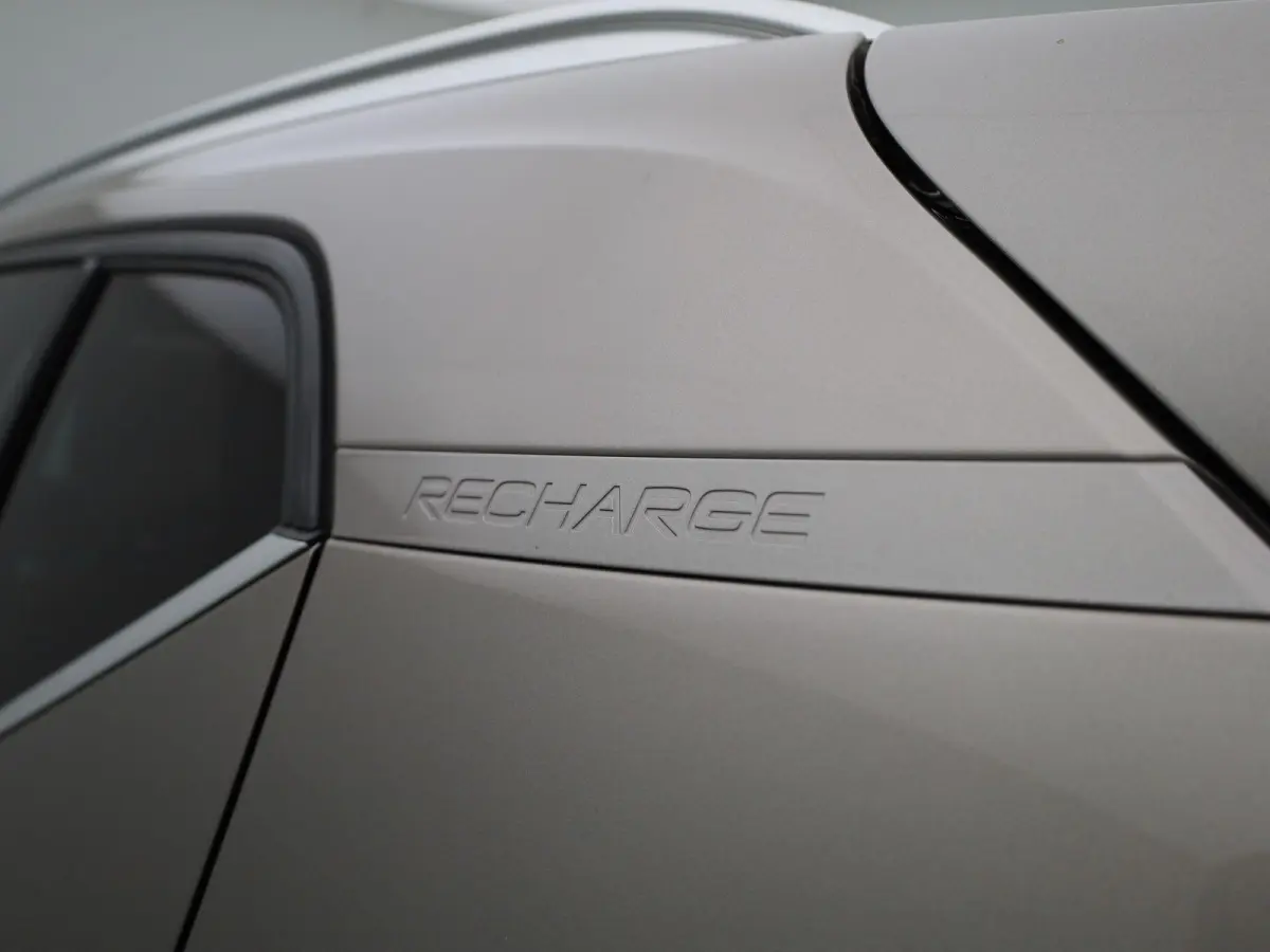 T4 PHEV Inscription Aut. | PANORAMADAK | LEER | CAMERA | TREKHAAK | STOELVERWARMING