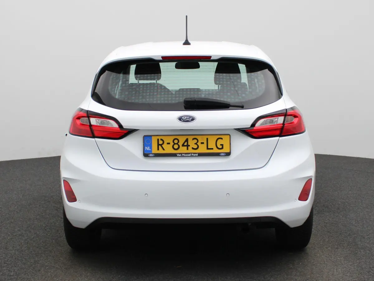 1.0 EcoBoost Hybrid Titanium | Cruise Control | Parkeersensoren Achter | Apple Carplay/Android Auto | Airco |