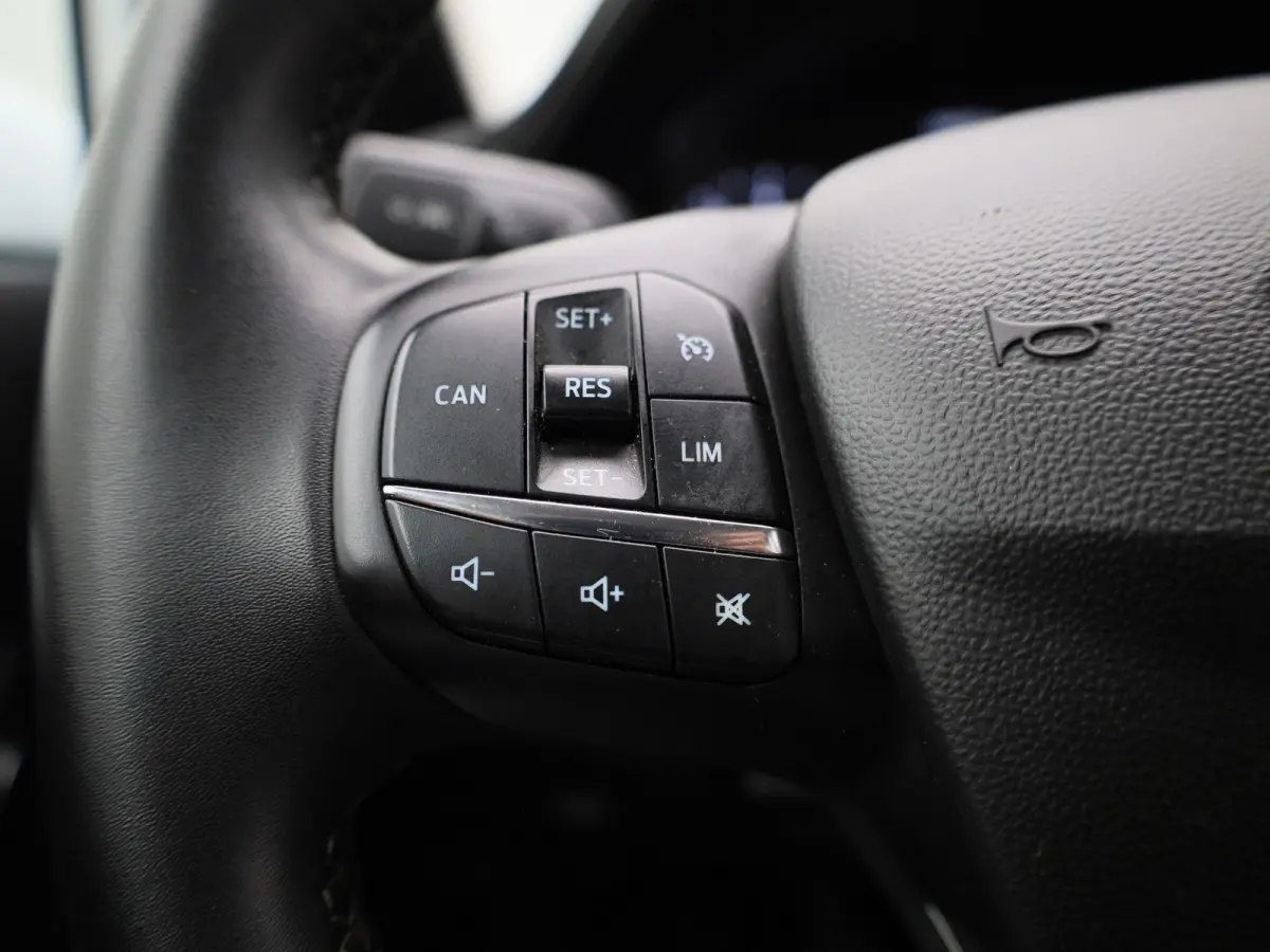 1.0 EcoBoost Hybrid Titanium | Cruise Control | Parkeersensoren Achter | Apple Carplay/Android Auto | Airco |