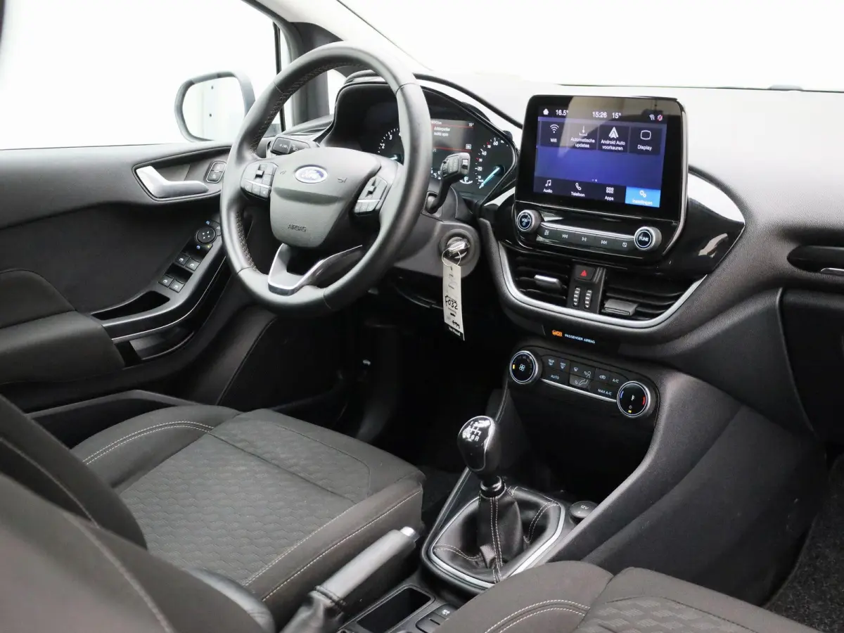 1.0 EcoBoost Hybrid Titanium | Cruise Control | Parkeersensoren Achter | Apple Carplay/Android Auto | Airco |