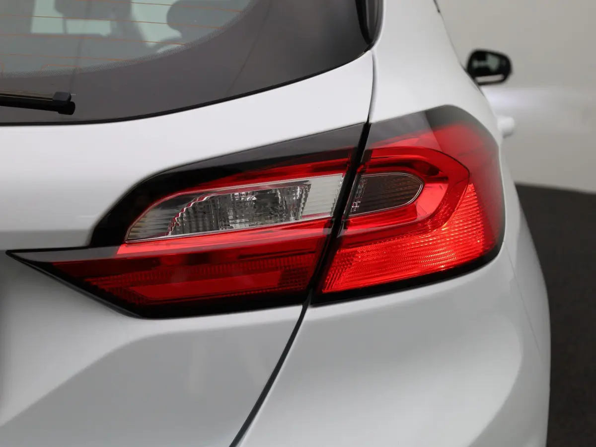 1.0 EcoBoost Hybrid Titanium | Cruise Control | Parkeersensoren Achter | Apple Carplay/Android Auto | Airco |