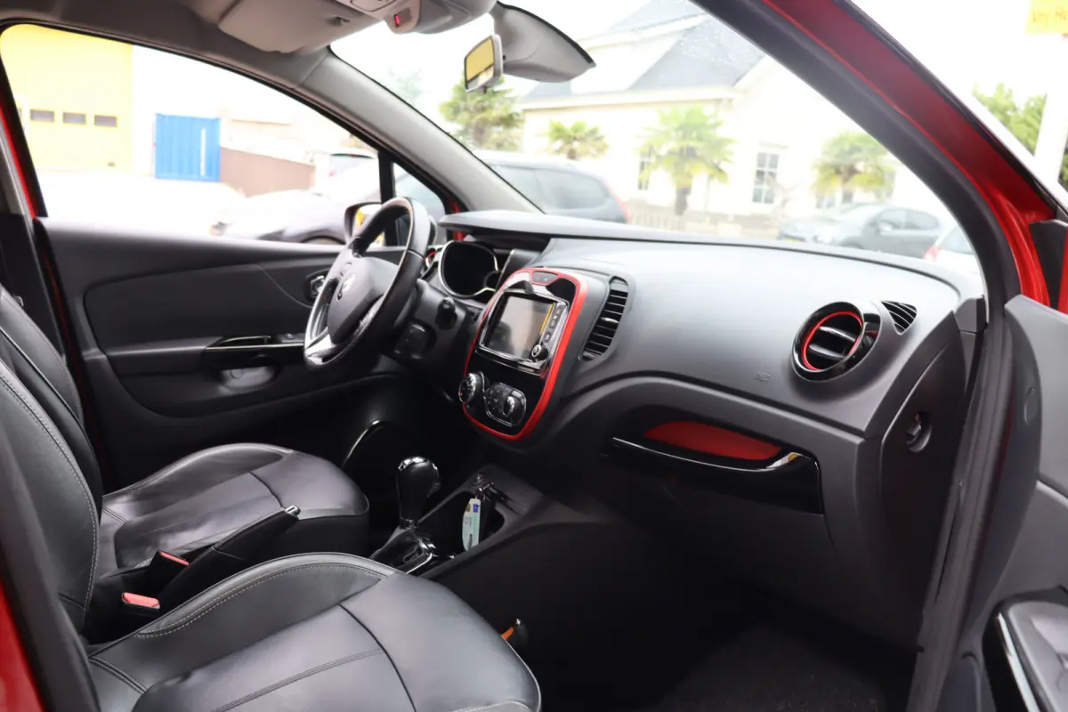 Captur TCe Xmod, Airco, Camera A, Cruise, Climate, PDC A, Trekhaak, Navi, Stoelverwarming, Prijs is Rijklaar Inclusief 6 Maanden Garantie