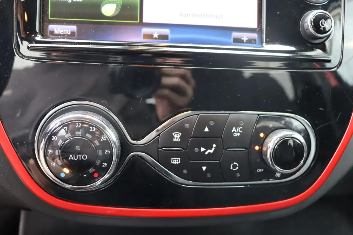 Captur TCe Xmod, Airco, Camera A, Cruise, Climate, PDC A, Trekhaak, Navi, Stoelverwarming, Prijs is Rijklaar Inclusief 6 Maanden Garantie