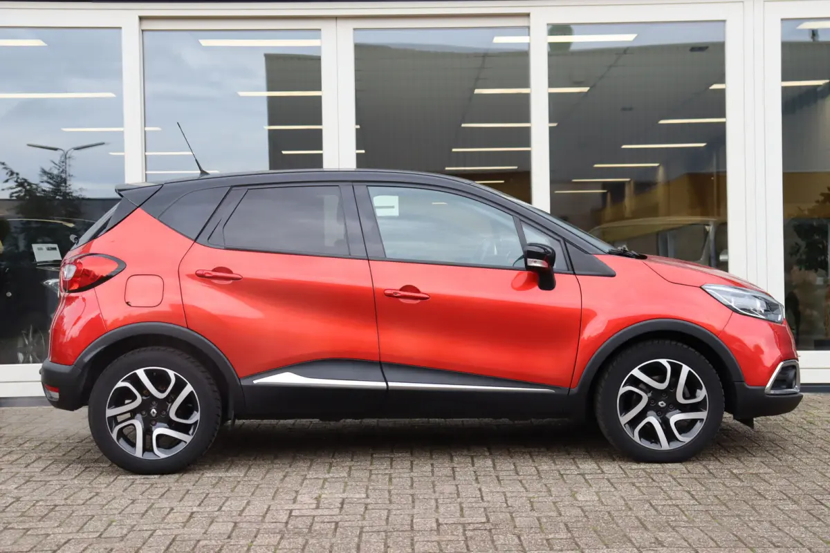 Captur TCe Xmod, Airco, Camera A, Cruise, Climate, PDC A, Trekhaak, Navi, Stoelverwarming, Prijs is Rijklaar Inclusief 6 Maanden Garantie