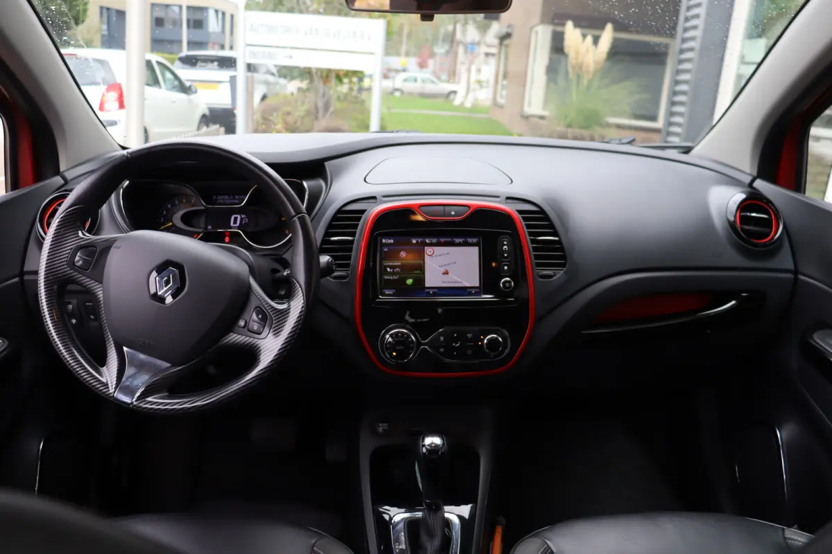 Captur TCe Xmod, Airco, Camera A, Cruise, Climate, PDC A, Trekhaak, Navi, Stoelverwarming, Prijs is Rijklaar Inclusief 6 Maanden Garantie