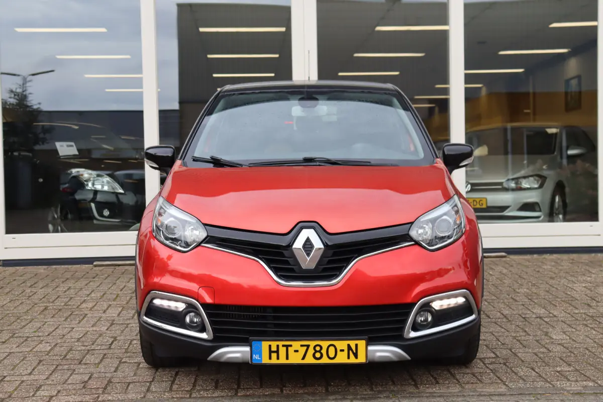 Captur TCe Xmod, Airco, Camera A, Cruise, Climate, PDC A, Trekhaak, Navi, Stoelverwarming, Prijs is Rijklaar Inclusief 6 Maanden Garantie