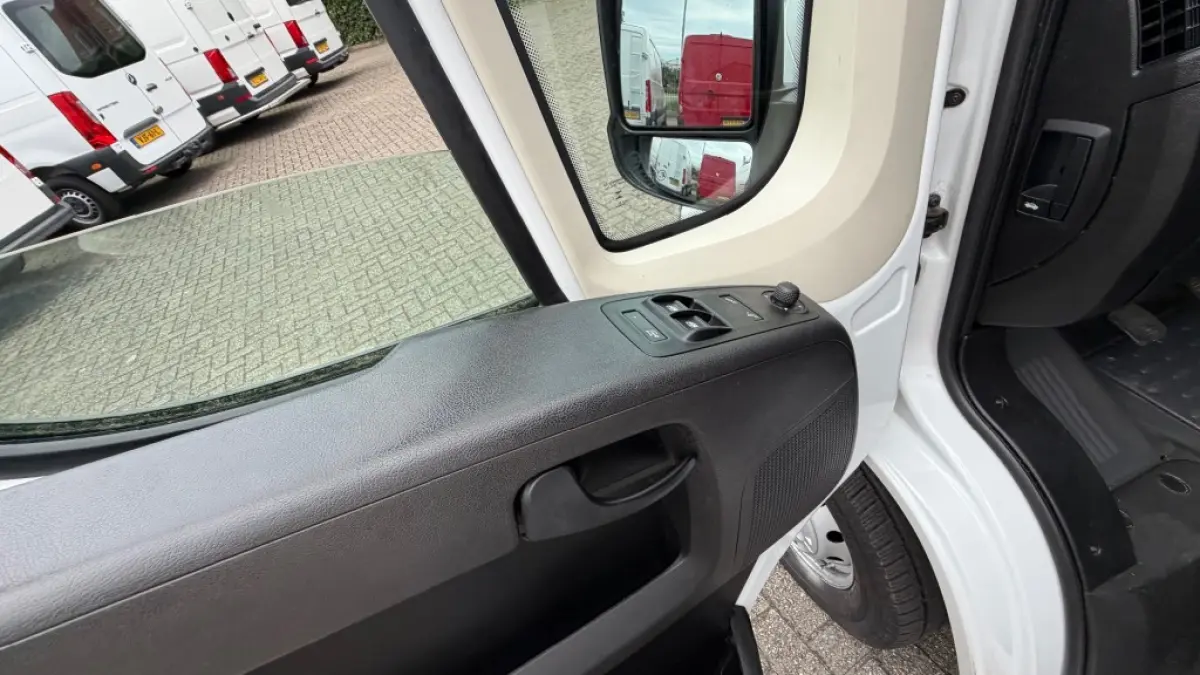 2.2D 103KW 140PK L2H2 EURO 6 APPLE CARPLAY/ CAMERA/ AIRCO/ CRUISE CONTROL/ 100% DEALERONDERHOUDEN