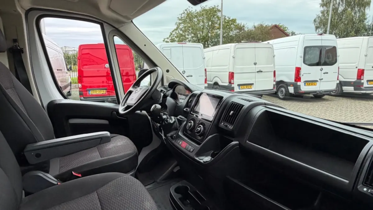 2.2D 103KW 140PK L2H2 EURO 6 APPLE CARPLAY/ CAMERA/ AIRCO/ CRUISE CONTROL/ 100% DEALERONDERHOUDEN