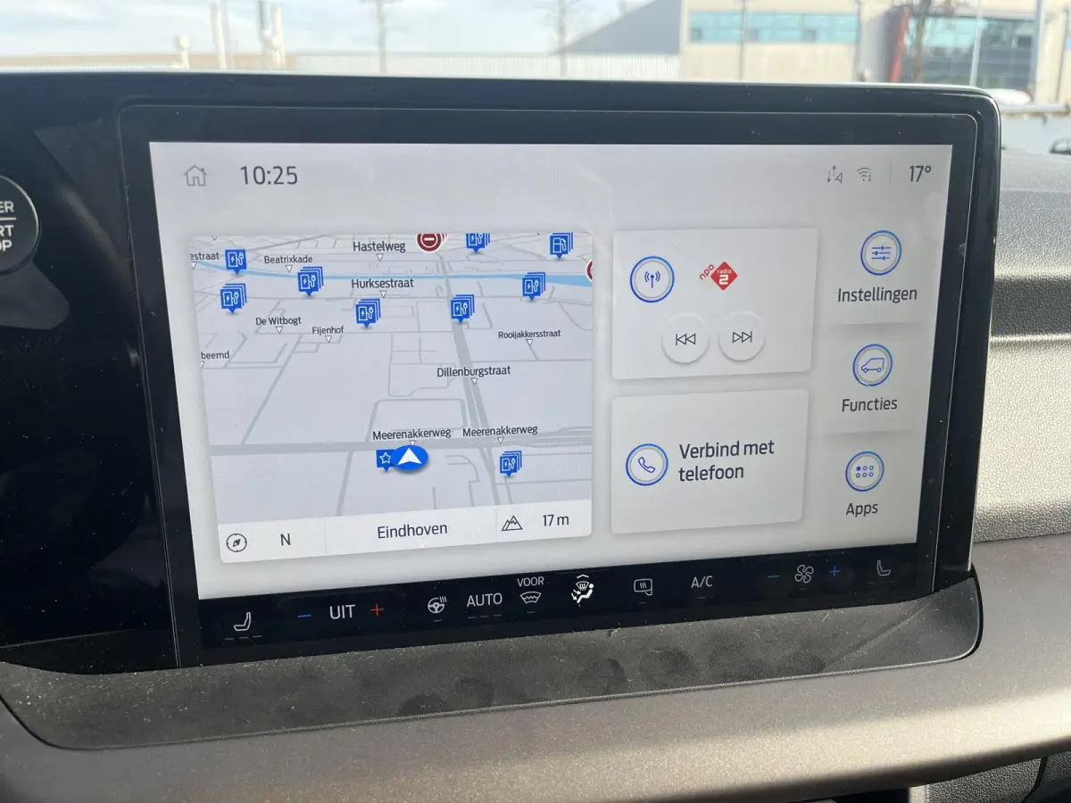Cour. Limited 44 kWh | Adaptive Cruise Ctrl. | Trekhaak | Achteruitrijcamera | 17'' LMV | Navigatie | Draadloze Oplader |