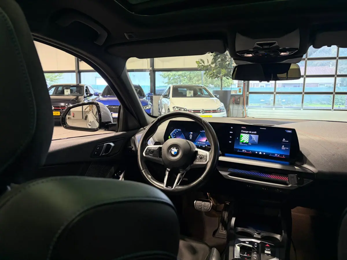 120 M Sport Design Edition Panoramadak | Stoelverwarming | Camera | Carplay