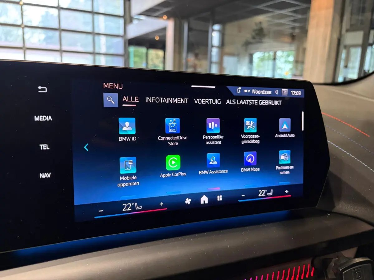 120 M Sport Design Edition Panoramadak | Stoelverwarming | Camera | Carplay