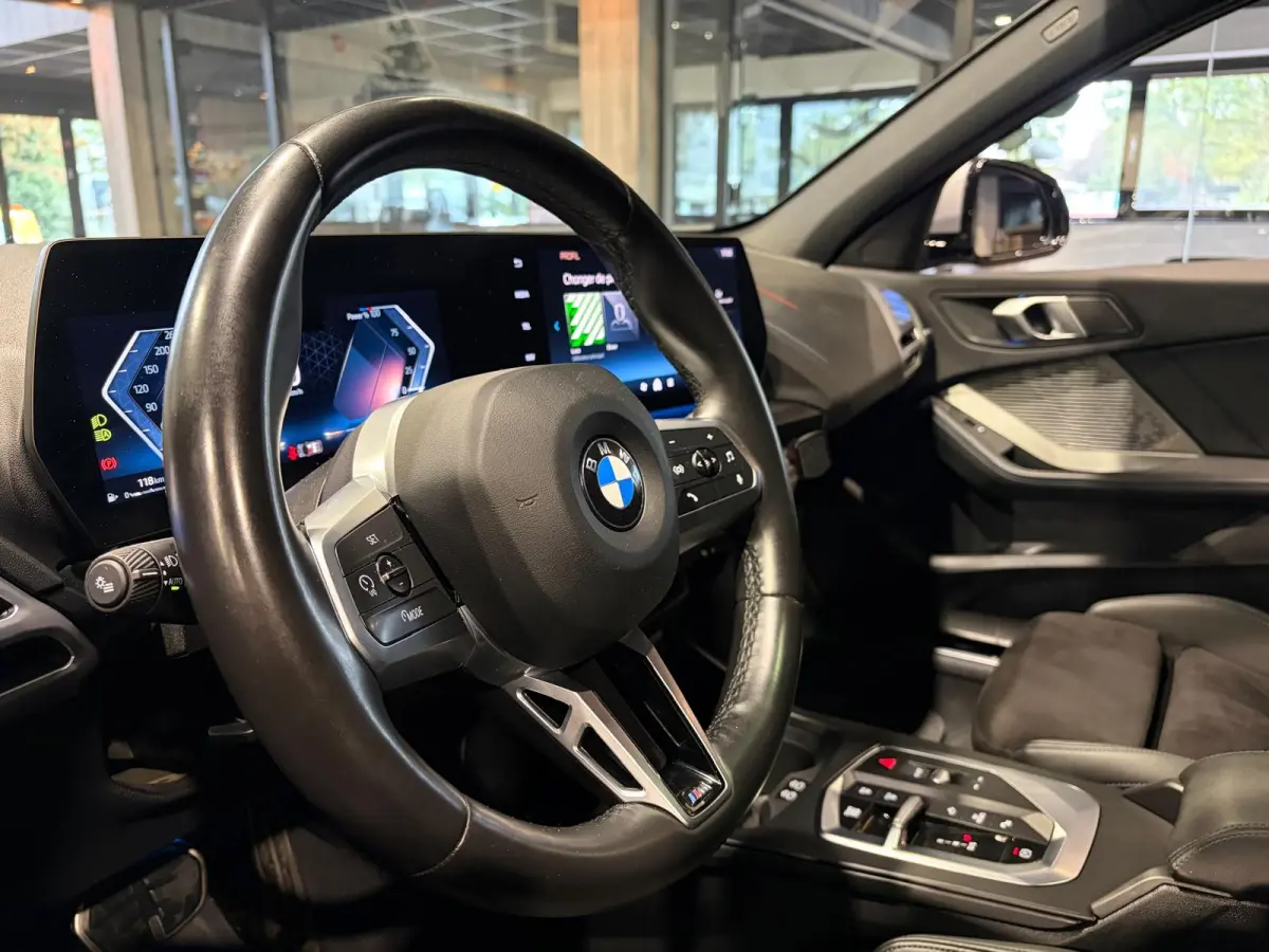 120 M Sport Design Edition Panoramadak | Stoelverwarming | Camera | Carplay