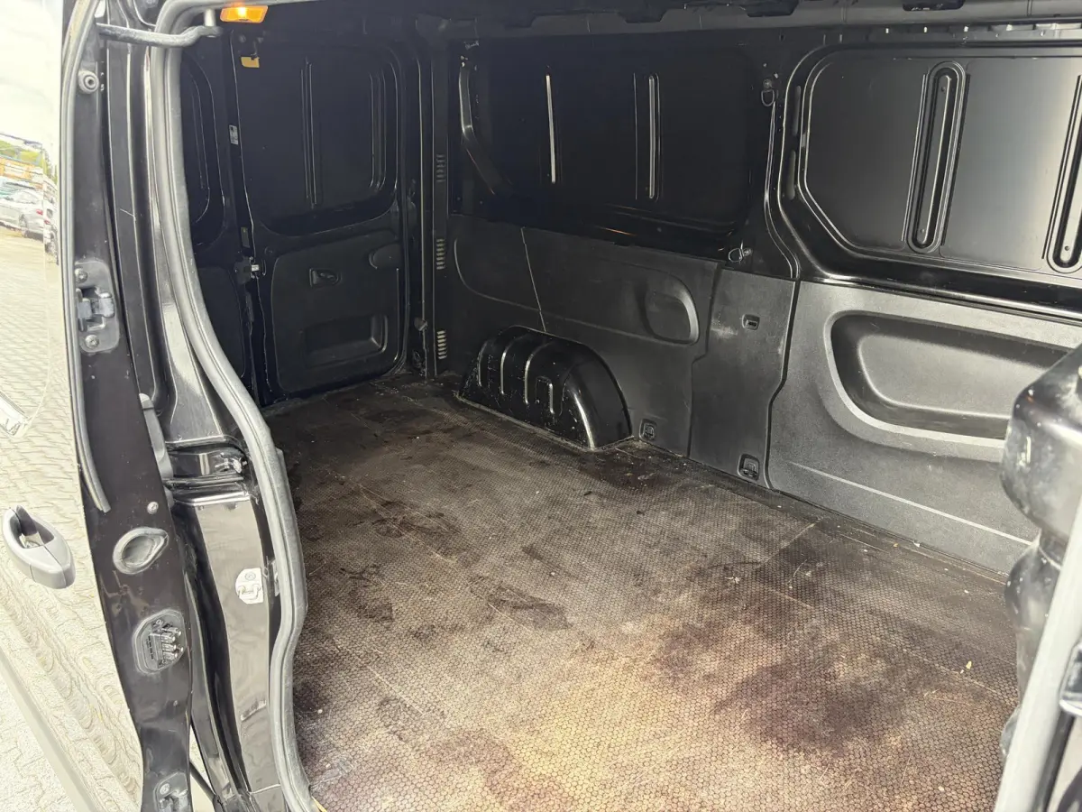 1.6 dCi L2H1 Luxe*3PERS*HAAK*CRUISE*A/C*TEL*LMV*