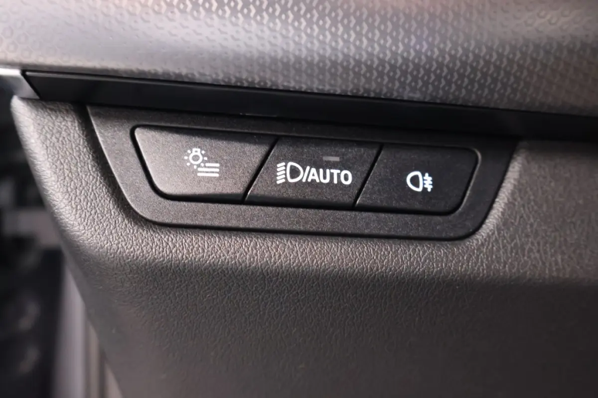 225e xDrive | M-Sport | Pano | HUD