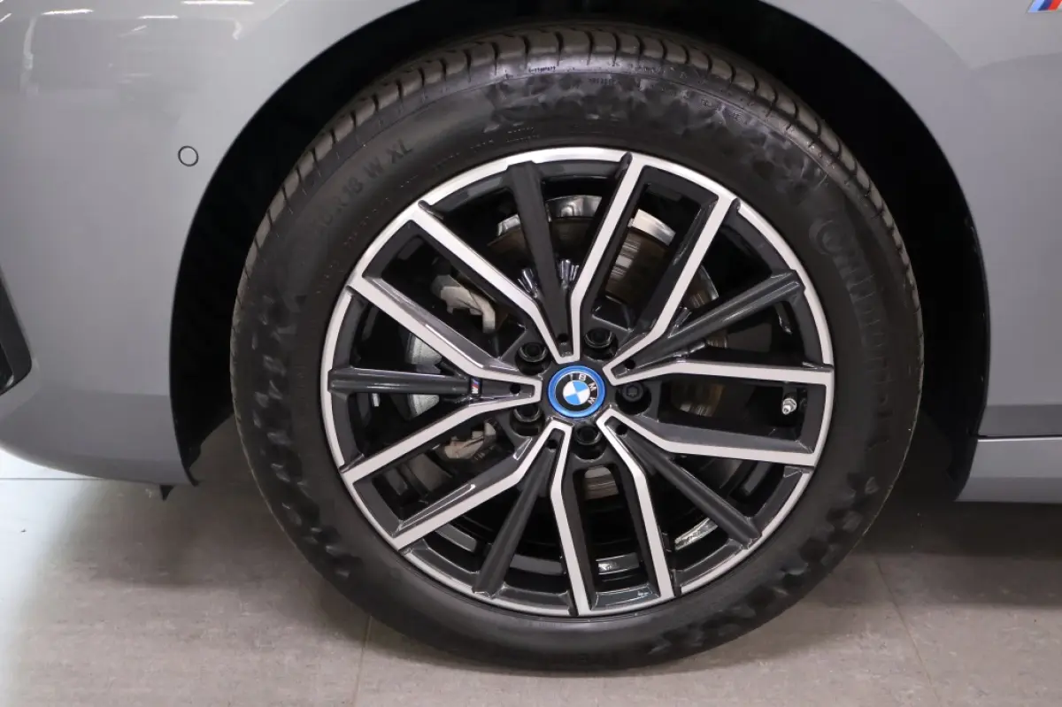225e xDrive | M-Sport | Pano | HUD