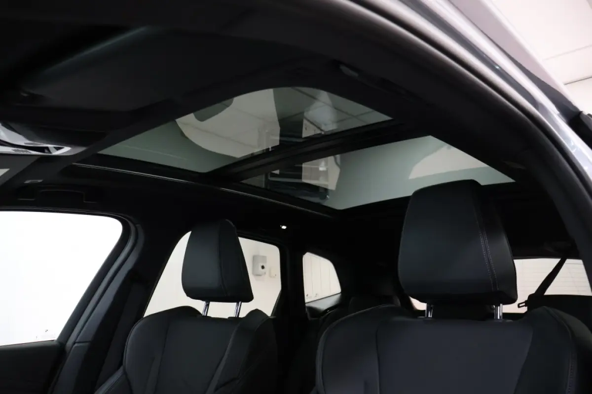 225e xDrive | M-Sport | Pano | HUD
