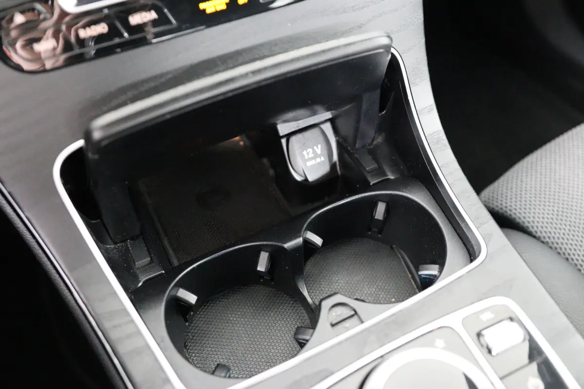 180 Sport Edition | AFN TREKHAAK | CAMERA | AMG STYLING | ELEKTS STOELEN | STOELVERWARMING | NAVI