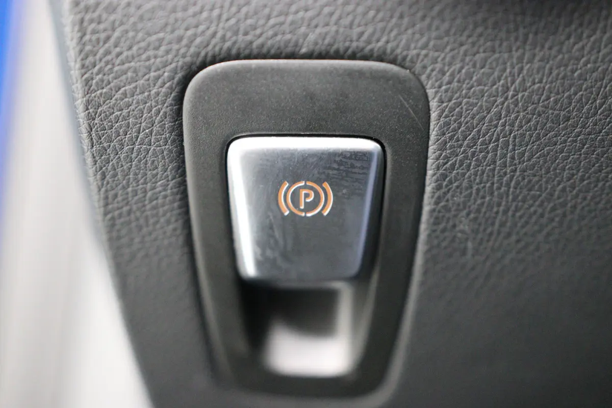 180 Sport Edition | AFN TREKHAAK | CAMERA | AMG STYLING | ELEKTS STOELEN | STOELVERWARMING | NAVI