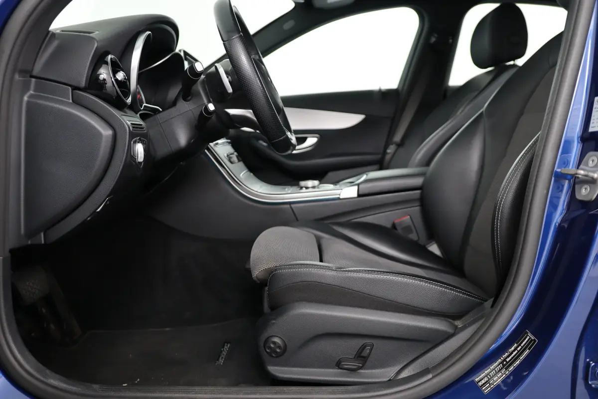 180 Sport Edition | AFN TREKHAAK | CAMERA | AMG STYLING | ELEKTS STOELEN | STOELVERWARMING | NAVI