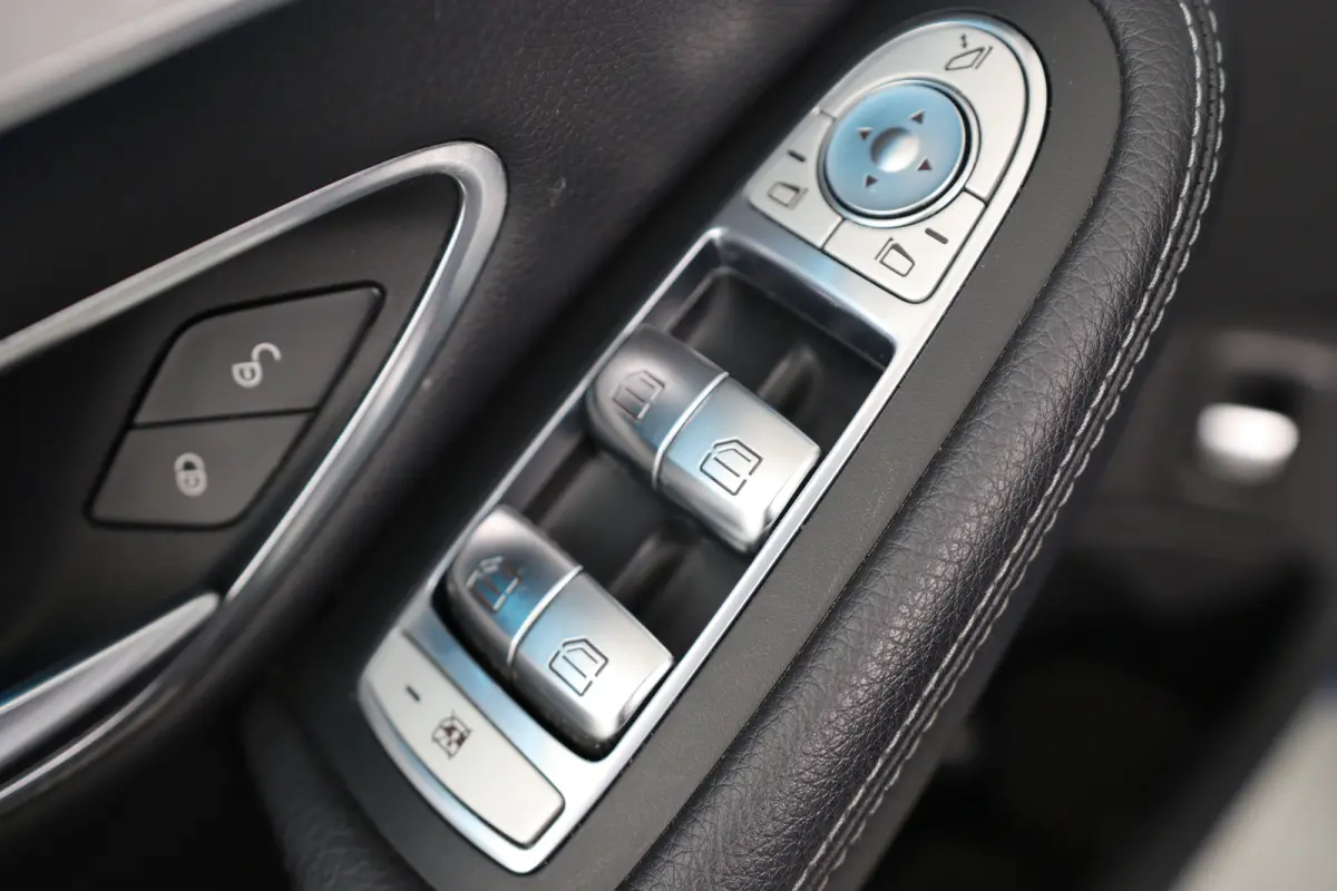 180 Sport Edition | AFN TREKHAAK | CAMERA | AMG STYLING | ELEKTS STOELEN | STOELVERWARMING | NAVI
