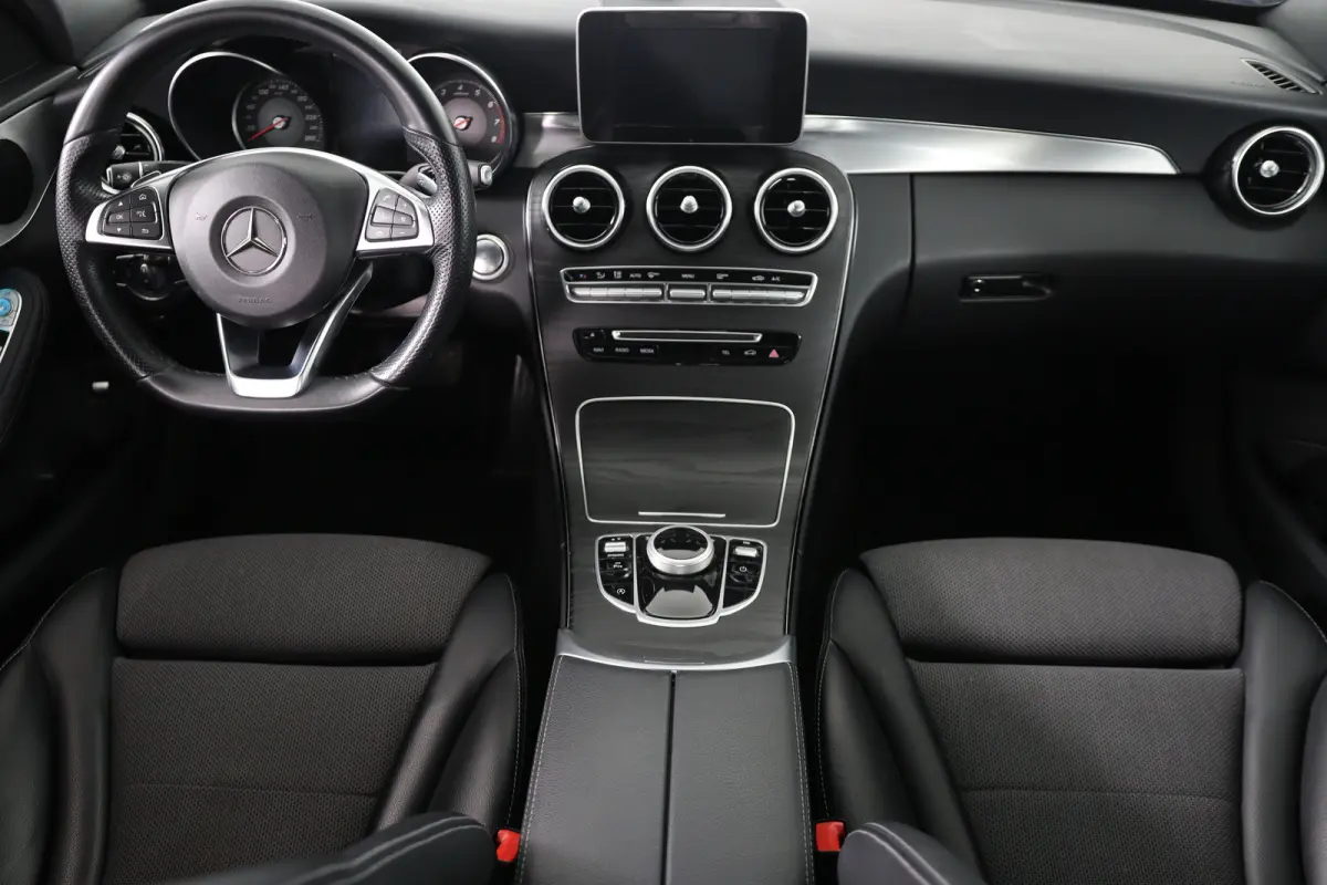 180 Sport Edition | AFN TREKHAAK | CAMERA | AMG STYLING | ELEKTS STOELEN | STOELVERWARMING | NAVI