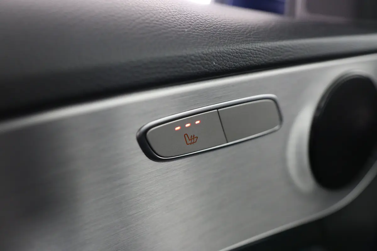 180 Sport Edition | AFN TREKHAAK | CAMERA | AMG STYLING | ELEKTS STOELEN | STOELVERWARMING | NAVI