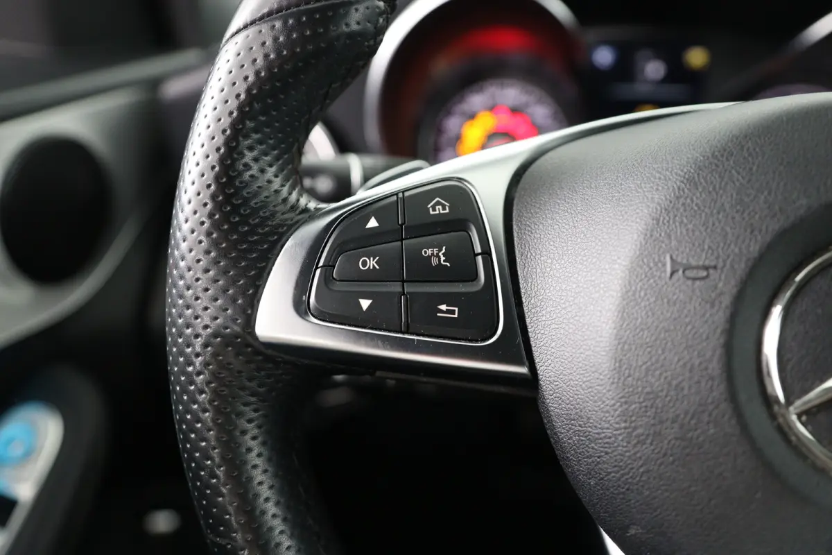 180 Sport Edition | AFN TREKHAAK | CAMERA | AMG STYLING | ELEKTS STOELEN | STOELVERWARMING | NAVI