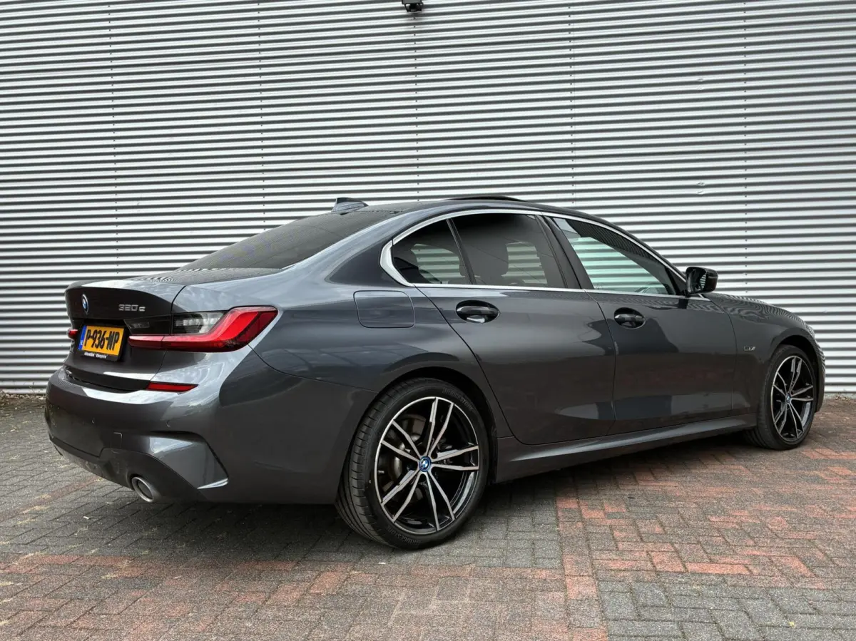 320e Automaat M Sport Led Carplay Schuifdak 2022 Vol Opties NL Auto 2 De Eigenaar Vol Opties Perfecte Staat Incl 12 Maanden Garantie