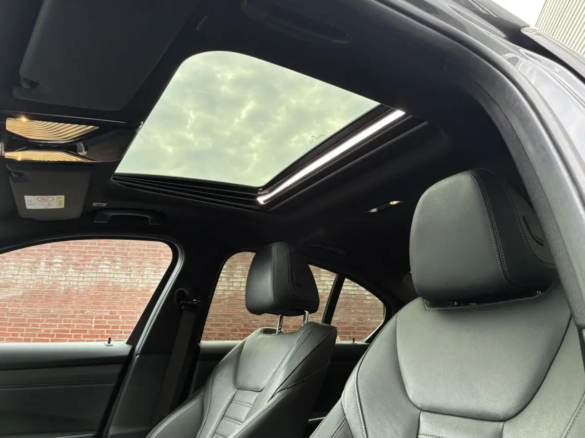 320e Automaat M Sport Led Carplay Schuifdak 2022 Vol Opties NL Auto 2 De Eigenaar Vol Opties Perfecte Staat Incl 12 Maanden Garantie