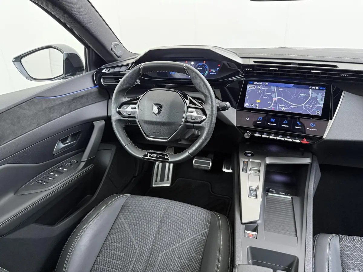 GT 195pk Plugin-Hybrid automaat | Demo | Navigatie | Panoramisch schuifdak | Focal HiFi systeem | Camera rondom | Cruise control adaptief | Lichtmetalen velgen | Elektrische achterklep | App