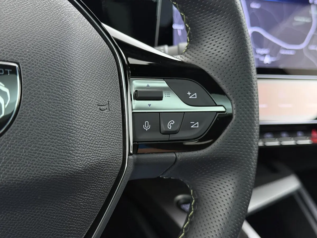 GT 195pk Plugin-Hybrid automaat | Demo | Navigatie | Panoramisch schuifdak | Focal HiFi systeem | Camera rondom | Cruise control adaptief | Lichtmetalen velgen | Elektrische achterklep | App