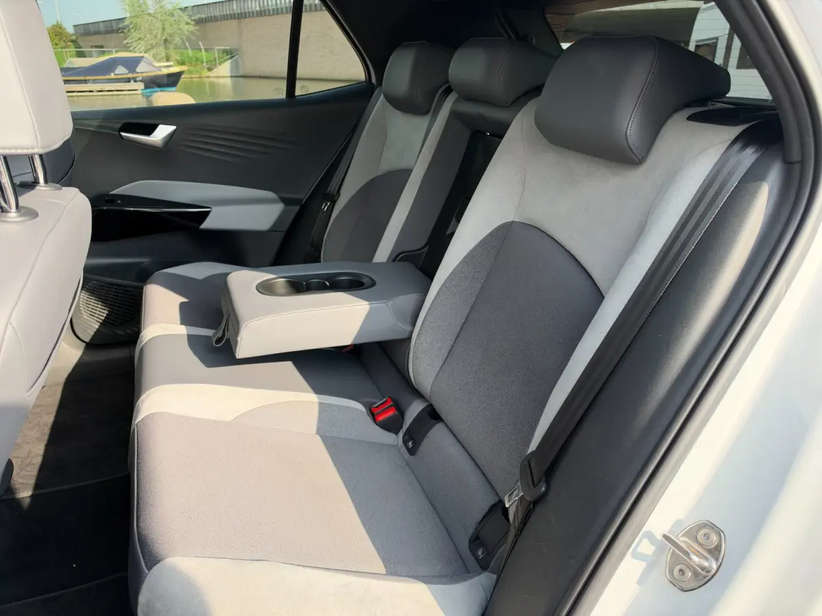 First Max 58 kWh **PANODAK+LANE ASSIST+CAMERA+HEAD UP+MASSAGE STOELEN+CARPLAY**