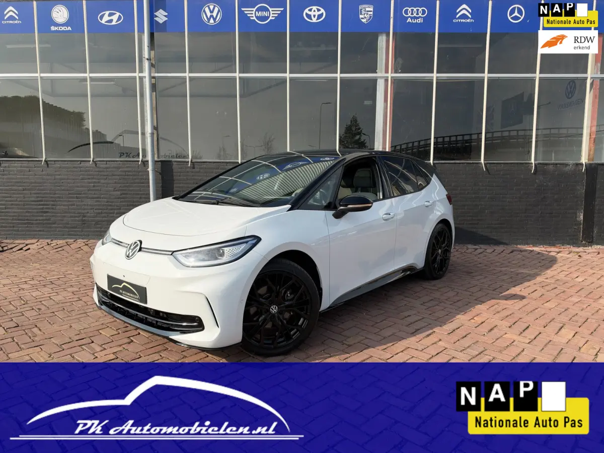 First Max 58 kWh **PANODAK+LANE ASSIST+CAMERA+HEAD UP+MASSAGE STOELEN+CARPLAY**