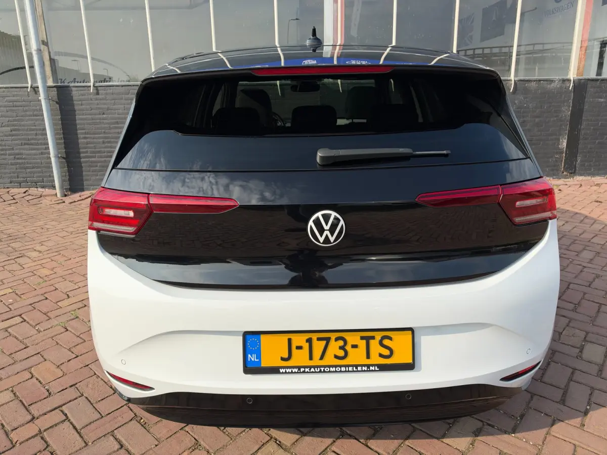 First Max 58 kWh **PANODAK+LANE ASSIST+CAMERA+HEAD UP+MASSAGE STOELEN+CARPLAY**