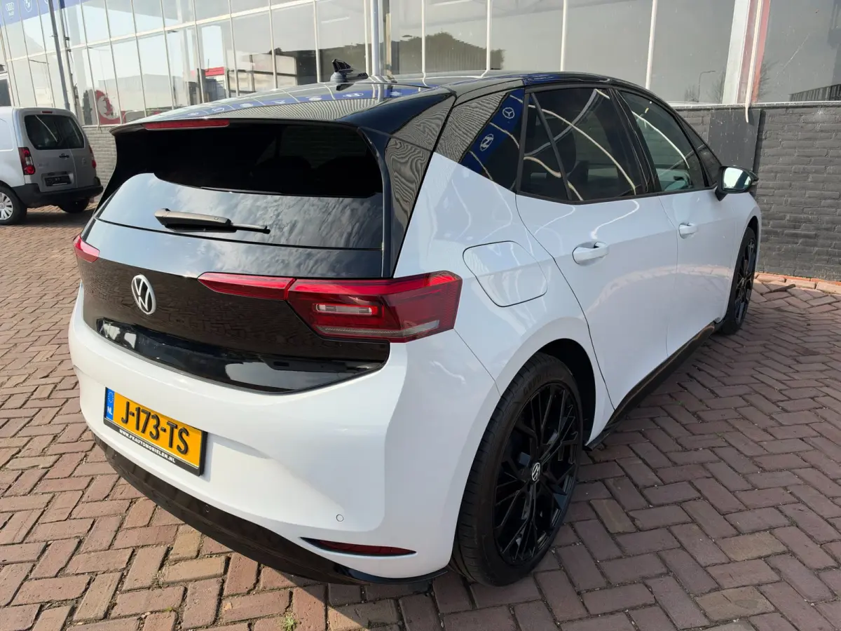 First Max 58 kWh **PANODAK+LANE ASSIST+CAMERA+HEAD UP+MASSAGE STOELEN+CARPLAY**