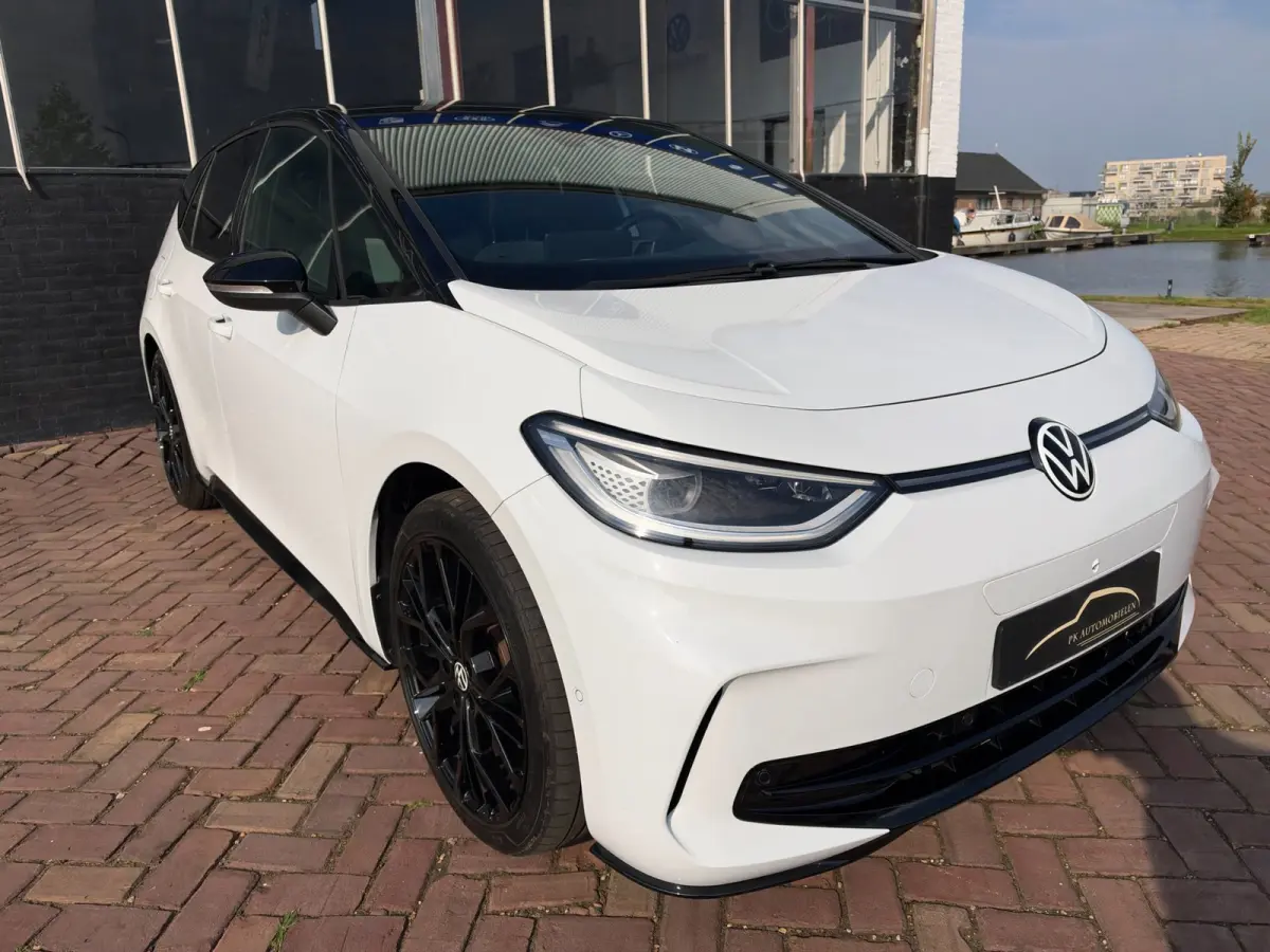First Max 58 kWh **PANODAK+LANE ASSIST+CAMERA+HEAD UP+MASSAGE STOELEN+CARPLAY**
