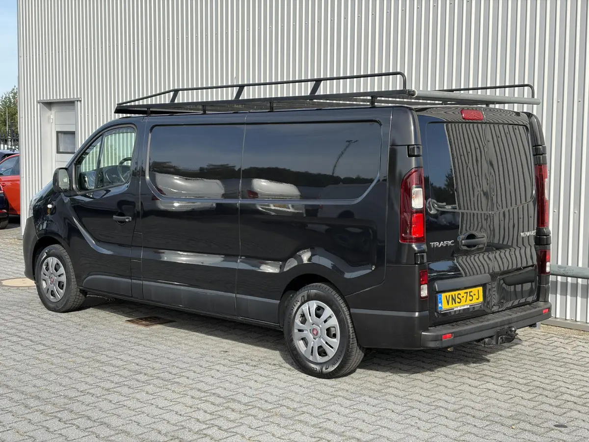 2.0 dCi 145 T29 L2H1*HAAK*A/C*CRUISE*TEL*3PERS*