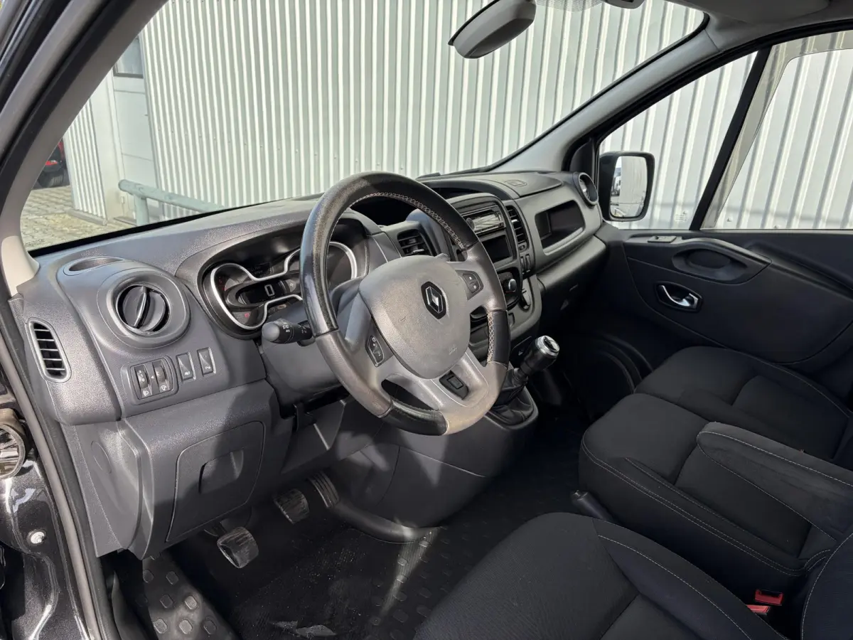 2.0 dCi 145 T29 L2H1*HAAK*A/C*CRUISE*TEL*3PERS*