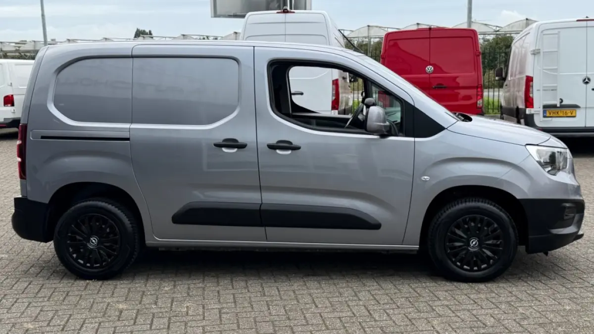 1.5D 75KW 102PK EURO 6 AIRCO/ CRUISE CONTROL/ CAMERA/ PARKEERSENSOREN/ 100% DEALERONDERHOUDEN