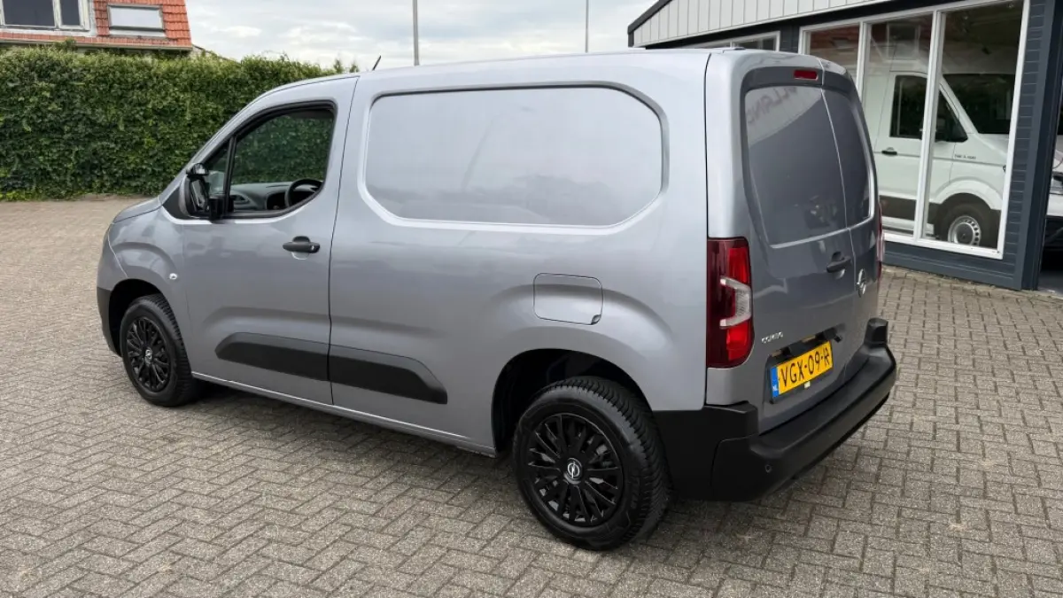 1.5D 75KW 102PK EURO 6 AIRCO/ CRUISE CONTROL/ CAMERA/ PARKEERSENSOREN/ 100% DEALERONDERHOUDEN