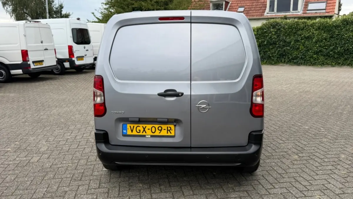 1.5D 75KW 102PK EURO 6 AIRCO/ CRUISE CONTROL/ CAMERA/ PARKEERSENSOREN/ 100% DEALERONDERHOUDEN
