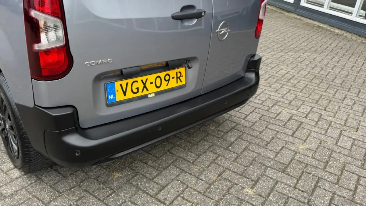 1.5D 75KW 102PK EURO 6 AIRCO/ CRUISE CONTROL/ CAMERA/ PARKEERSENSOREN/ 100% DEALERONDERHOUDEN