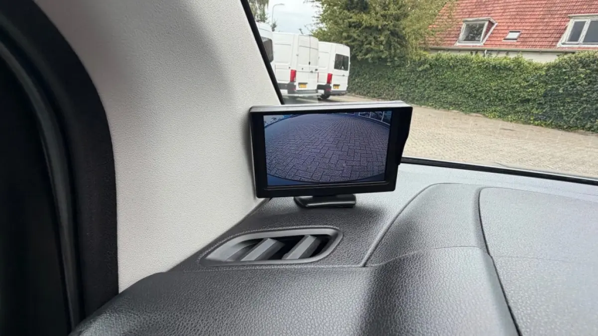 1.5D 75KW 102PK EURO 6 AIRCO/ CRUISE CONTROL/ CAMERA/ PARKEERSENSOREN/ 100% DEALERONDERHOUDEN