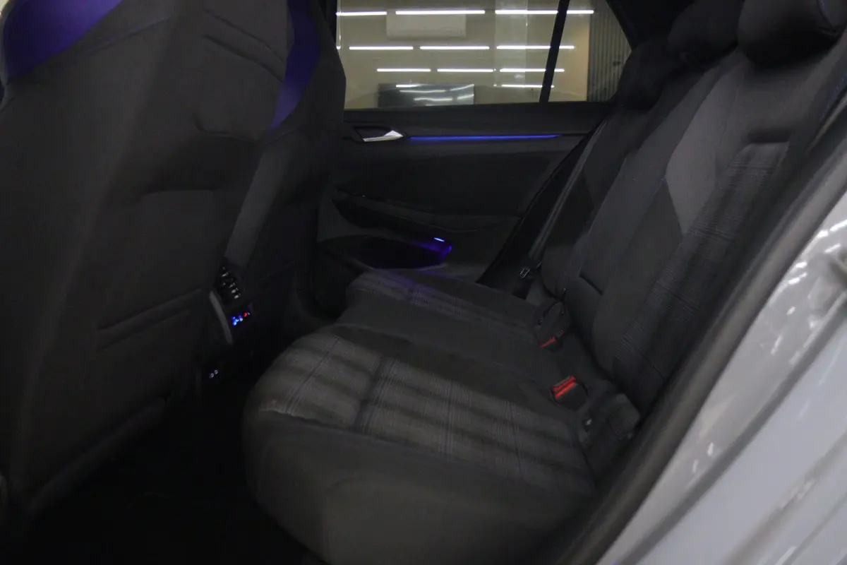 1.4 eHybrid GTE BLACKSTYLE/PANO/CARPLAY/SFEERVER/VOL