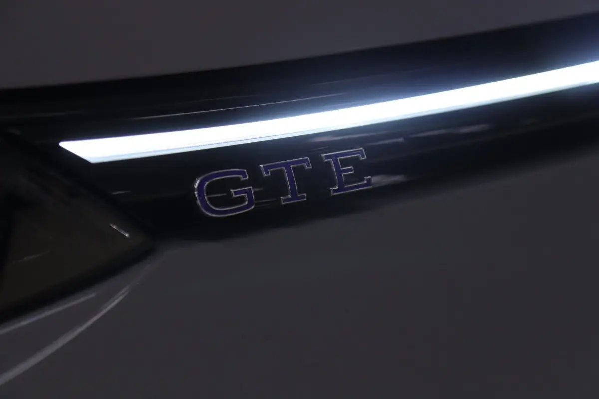 1.4 eHybrid GTE BLACKSTYLE/PANO/CARPLAY/SFEERVER/VOL