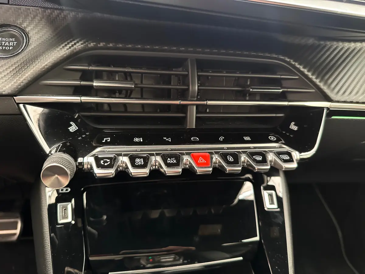 EV GT Pack 50 kWh Adaptieve Cruise | Stoelverwarming | Camera | Parkeersensoren Rondom | Carplay | Digitaal Dashboard | Achteruitrijcamera | Airco (automatisch) | Apple Carplay/Android Auto|
