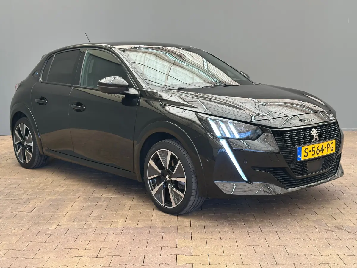EV GT Pack 50 kWh Adaptieve Cruise | Stoelverwarming | Camera | Parkeersensoren Rondom | Carplay | Digitaal Dashboard | Achteruitrijcamera | Airco (automatisch) | Apple Carplay/Android Auto|