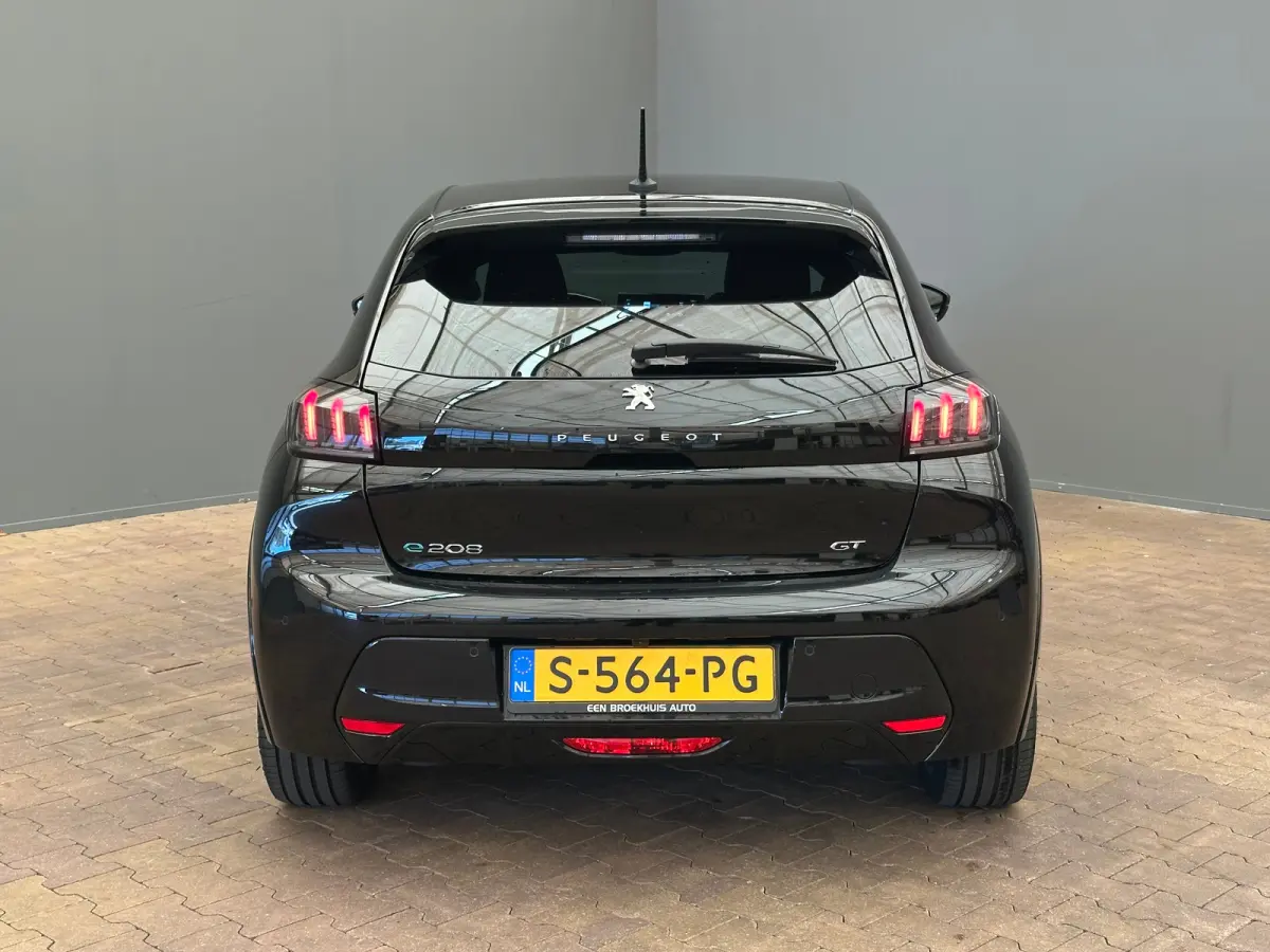 EV GT Pack 50 kWh Adaptieve Cruise | Stoelverwarming | Camera | Parkeersensoren Rondom | Carplay | Digitaal Dashboard | Achteruitrijcamera | Airco (automatisch) | Apple Carplay/Android Auto|